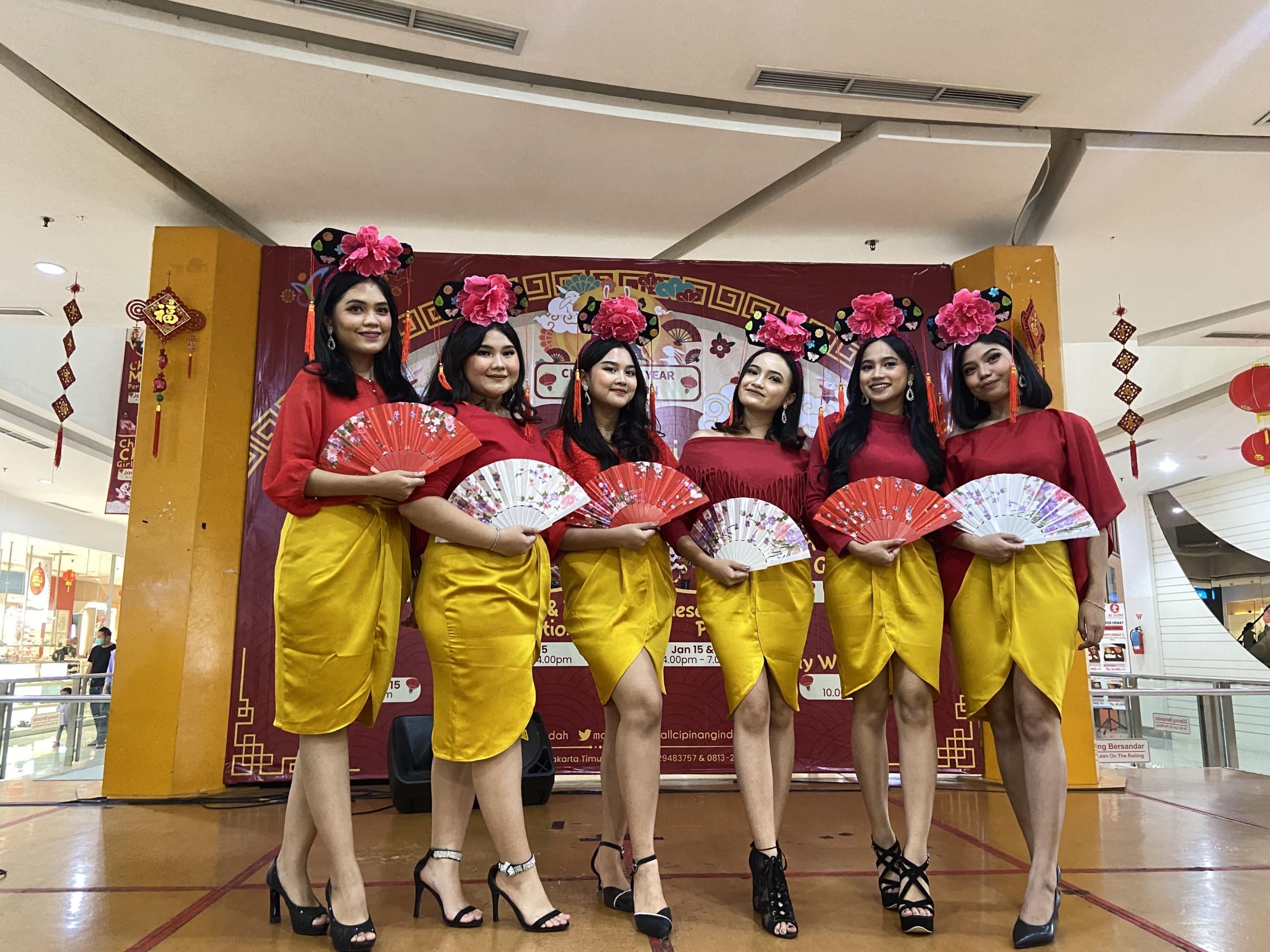 Chinese Choir Girls Group